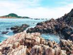 rocks-island-xepbeach-quynhon-binhdinh-vietnam-thebroadlife-travel-vietnam