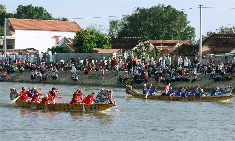 Lễ hội đua thuyền nhắc nhở con cháu về nguồn gốc và truyền thống lịch sử của dân tộc